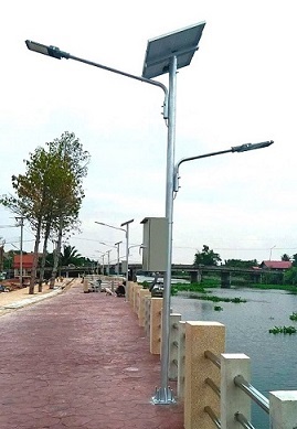 เสาไฟถนนโซล่าเซลล์ แบบ 2กิ่ง